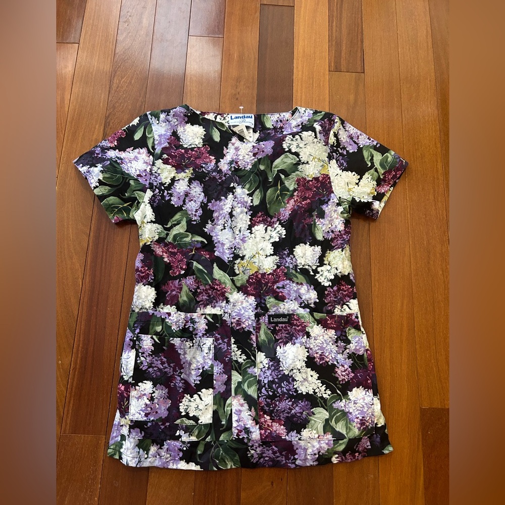 Landau Multicolor Floral Scrub Top size XS